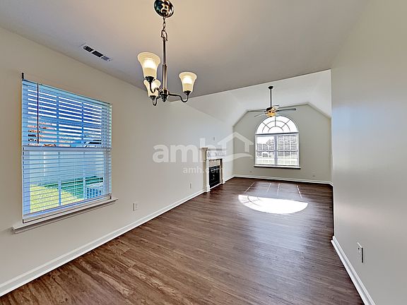 4th image of 817 Laramie Ct