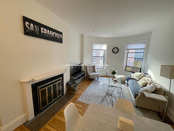 3rd image of 922 Beacon St #22
