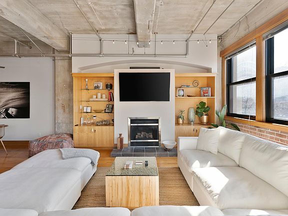 3rd image of 1324 Washington Ave APT 330