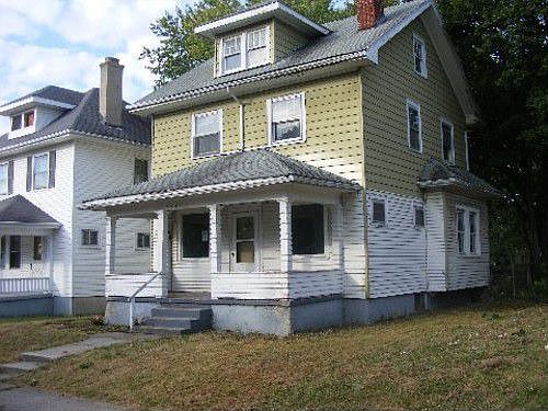 1st image of 825 Saint Agnes Ave