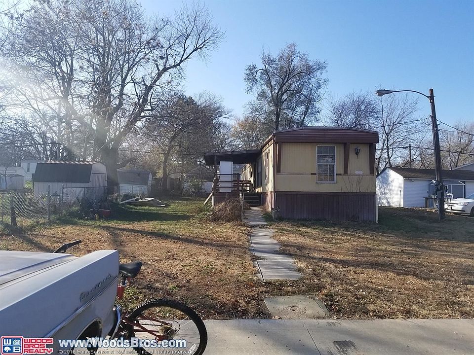 2nd image of 155 Monroe St