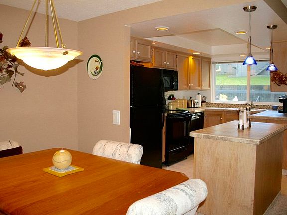 3rd image of 5801 NE Voyage Ave APT 49