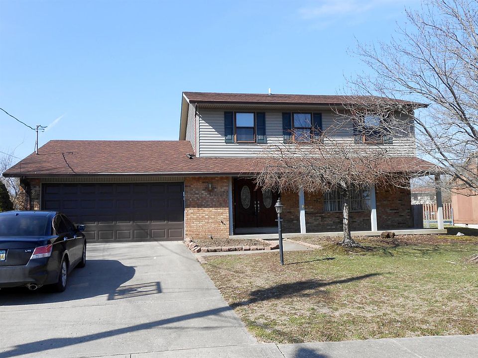 1st image of 23 Woodmont Ct