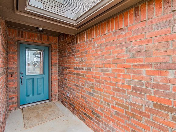 3rd image of 11817 Charleston Way