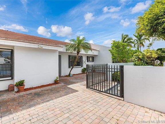 3rd image of 15220 SW 81st Ln #15220