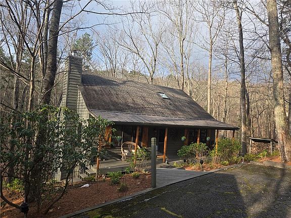 3rd image of 62 Cardinal Cv