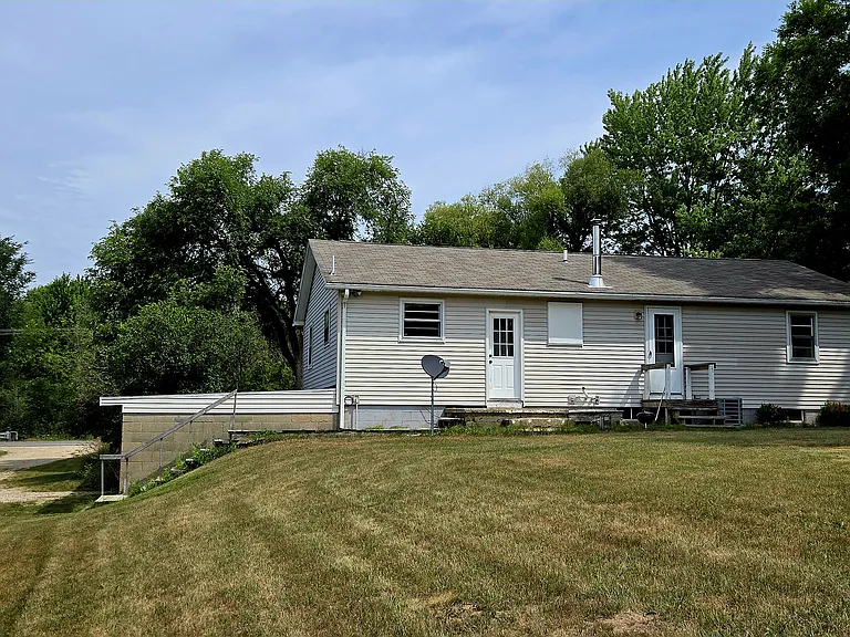 8713-9 Mile Rd — Photo 14