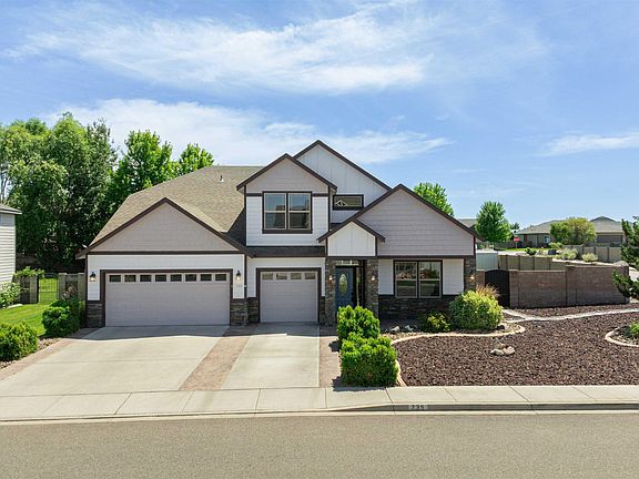 3rd image of 735 Pinnacle Dr