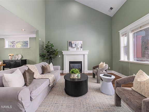 3rd image of 301 Wulfenite Rd