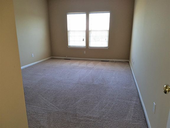 4th image of 10333 Edith Ave
