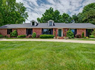 2599 S Skyline Dr, Springfield, MO 65804