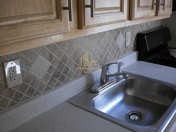 5th image of 457 Hawthorne Ave #55