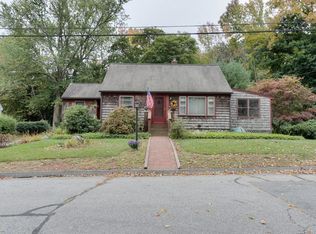 21 Benjamin Rd, Worcester, MA 01602