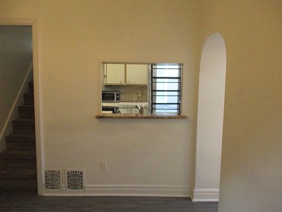 5th image of 530 E 2nd Ave