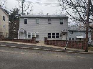 12 Johnson St, Glen Cove, NY 11542
