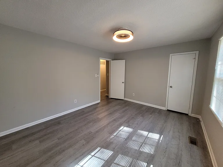920 Jason Ct — Photo 15