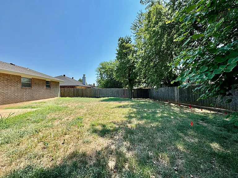 1006 Richmond St — Photo 22