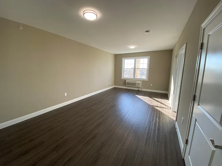 4700 Tonnelle Ave #309 — Photo 10