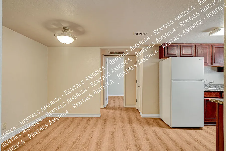 Welcome Home! Cozy 1 Bed, 1 Bath Condo In Guard Gated Sw Community! — Photo 4