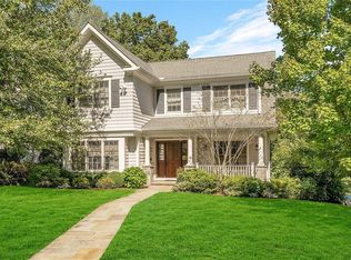 11 Dell Rd, Scarsdale, NY 10583