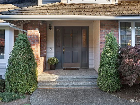 2nd image of 15631 27th Drive SE