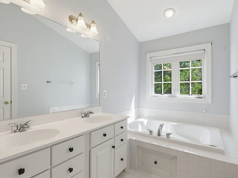 10635 Hillingdon Rd — Photo 25