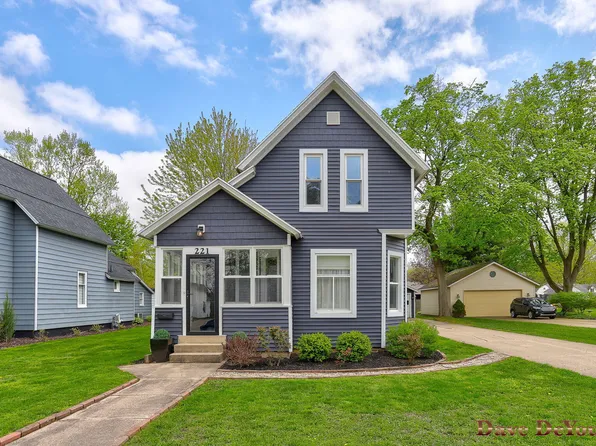 221 S Maple St, Zeeland, MI 49464