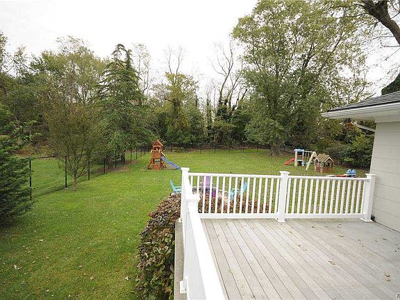 4th image of 28 Circle Dr