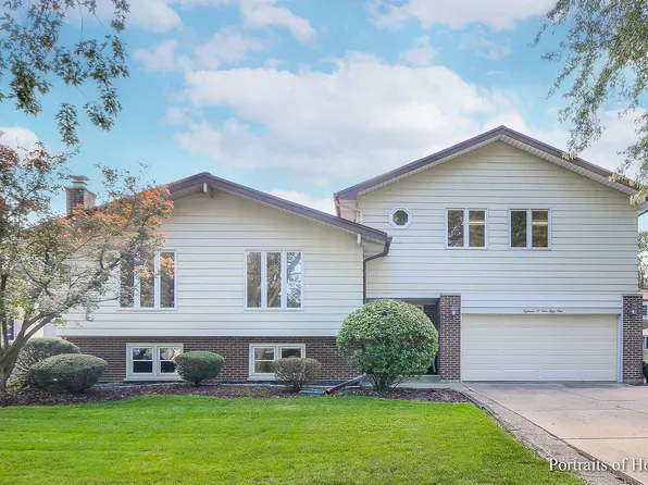 18W151 73rd St, Darien, IL 60561