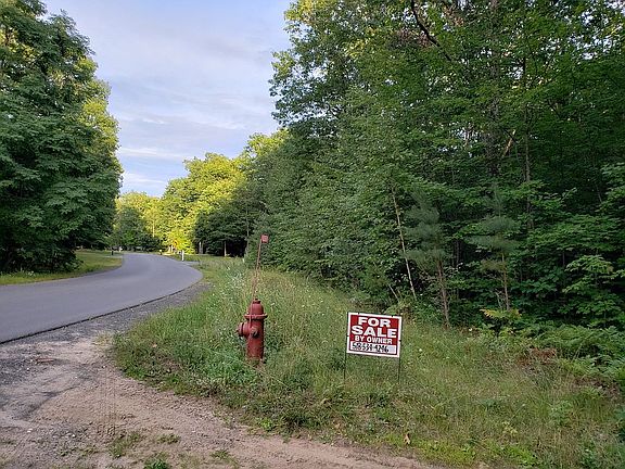 3rd image of 45 Wildflower Ln