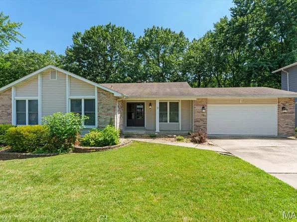 9 Pinehurst Ct, Saint Peters, MO 63376