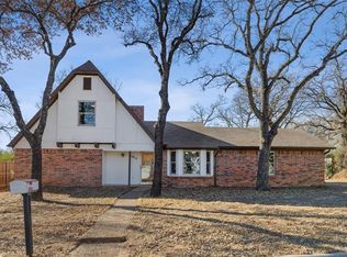 1012 Oak Ridge Dr, Azle, TX 76020