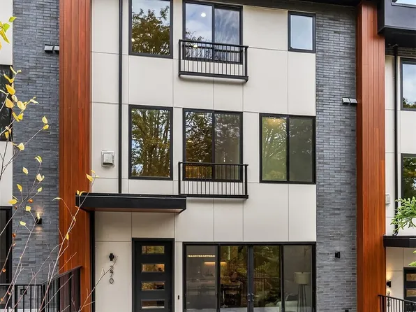 270 118th Avenue SE, Bellevue, WA 98005