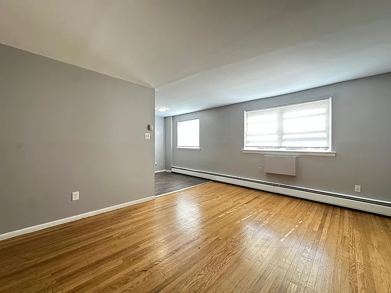Tustin Court — Photo 4