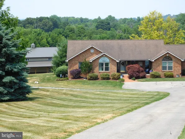 22204 Troy Ln, Hagerstown, MD 21742