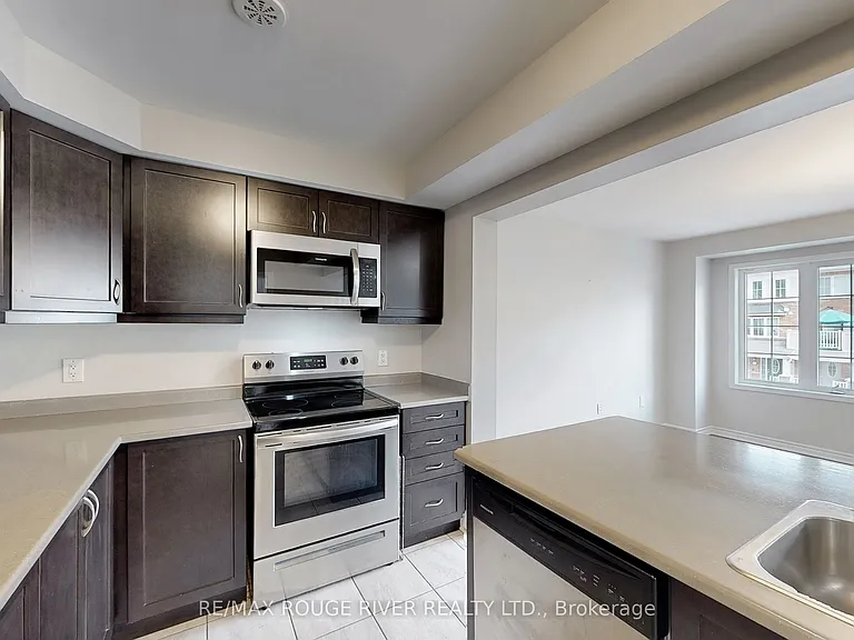 1061 Clipper Ln — Photo 13