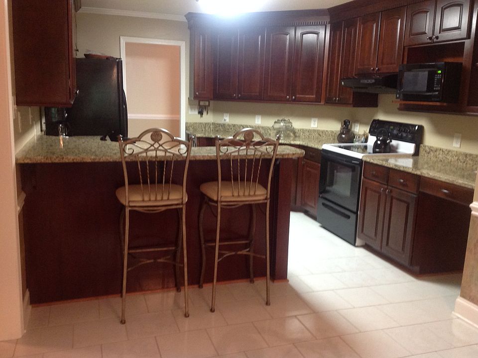 1st image of 216 Brentwood Dr