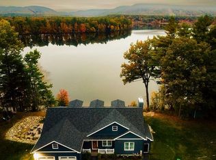 28 Lansburg Ln, Queensbury, NY 12804