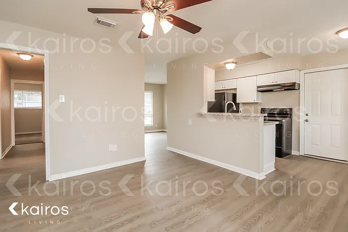 3 bed, 1.5 bath, 1298 sqft, $1,845 — Photo 4