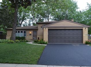 657 Lombardy Ln, Deerfield, IL 60015
