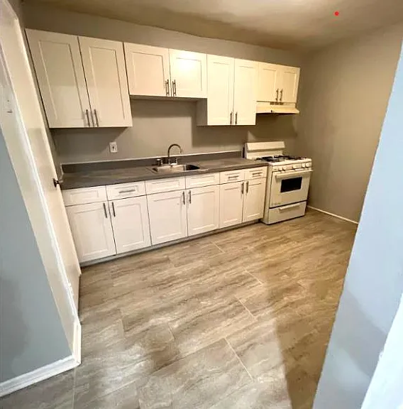 398-399 Stuyvesant Ave #9 — Photo 1