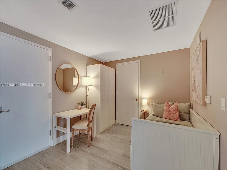 121 NE 34th St #2106A — Photo 6