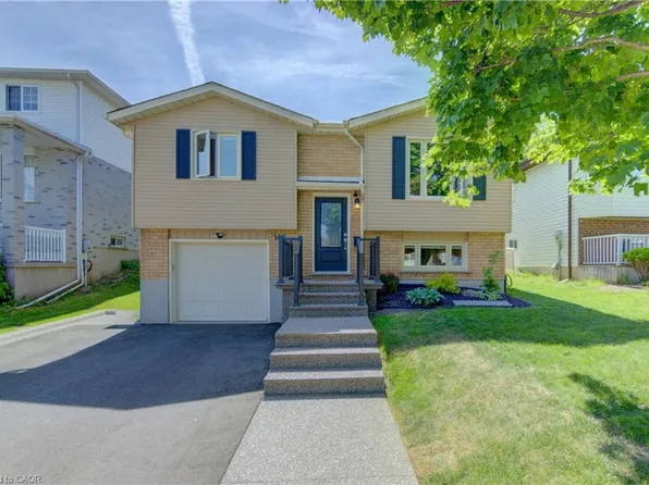 143 Dawn Cres, Cambridge, ON N3C 3X3