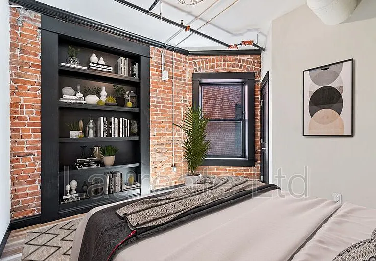 1490 N Lafayette St #405 — Photo 3