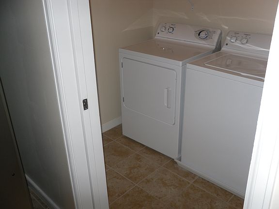 Full Size GE washer and dryers included