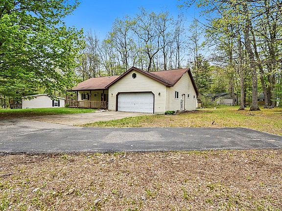 3rd image of 306 Silverhill Dr