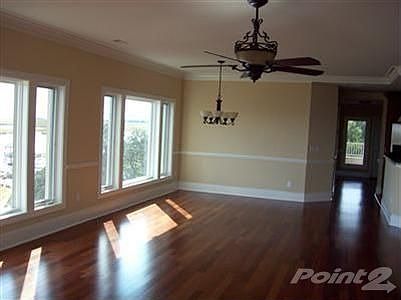 living/dining area