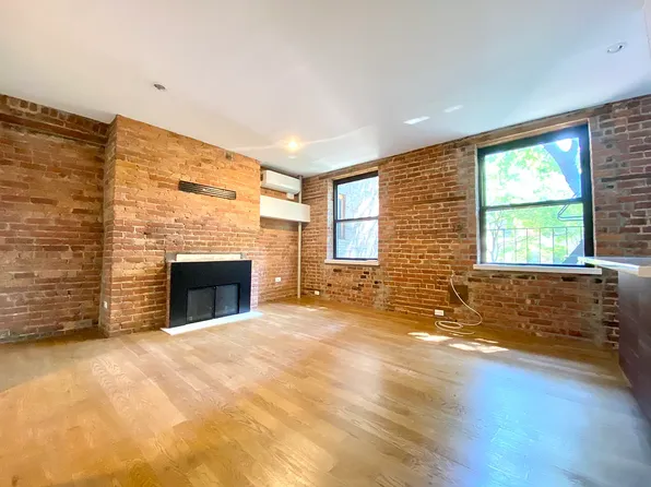 276 East Tenth Street image 1 of 11