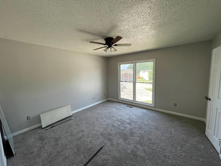 5 Pam Ct #2 — Photo 3