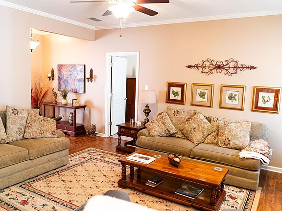 4th image of 129 Southern Oaks